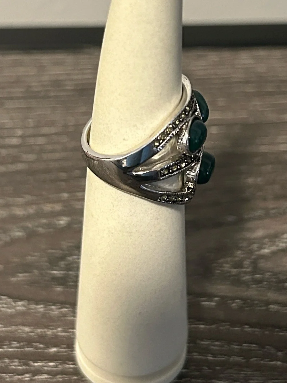 Green cabochon marcasite ring size 7